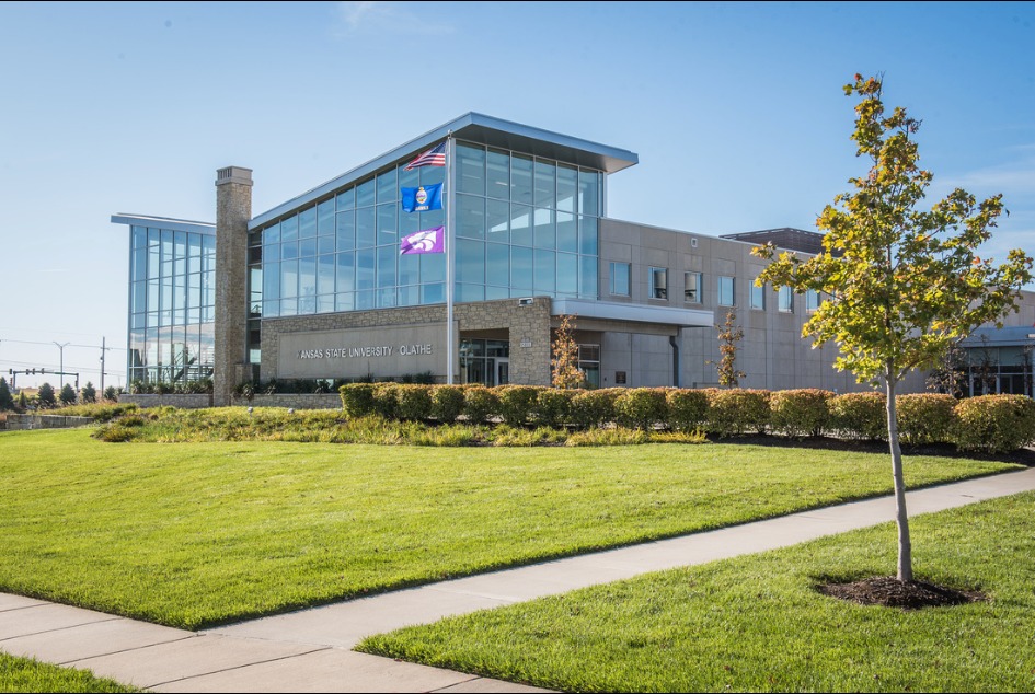 KSUO - building with flags